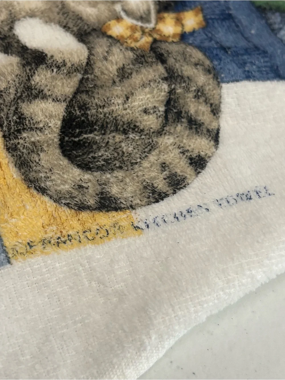 1 Crochet Top Hanging Kitchen Towel Cats Kittens Playing with Yarn Franco blue